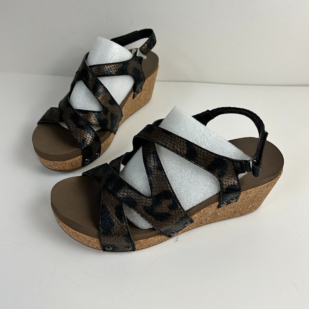NWOT Boutique by Corkys Sandals 10 Metallic Shore Wedge Strappy